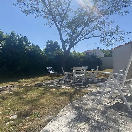 Maison Pour 6 Avec Jardin Et Animaux Admis A - Fr-1-246a-183 Semesterbostad